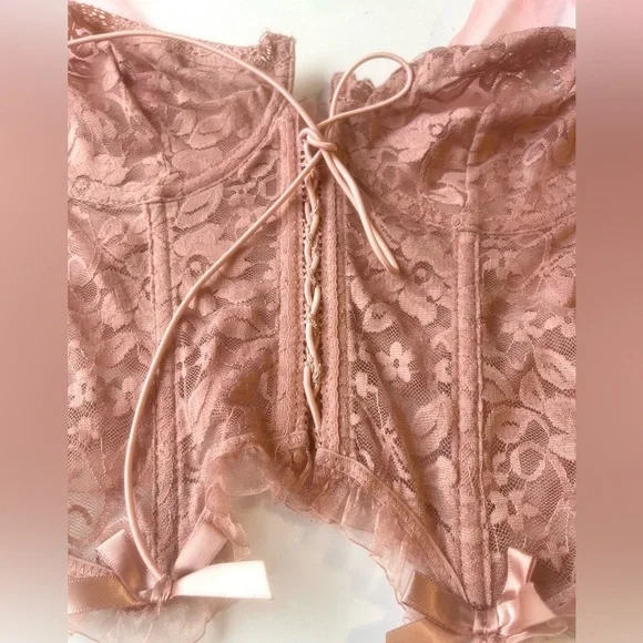 FEMININE MARIE ANTOINETTE BUSTIER CORSET - Picture 5 of 6